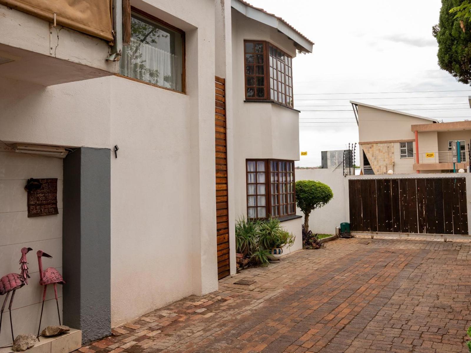 Sleepers Villa Guesthouse Polokwane Extérieur photo